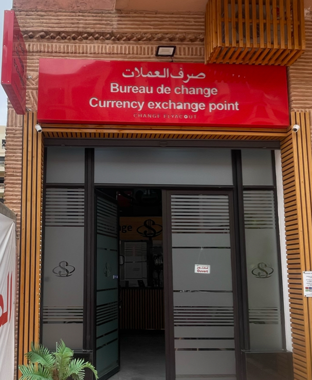 Vitrine de l’agence Change El Yacout à Marrakech